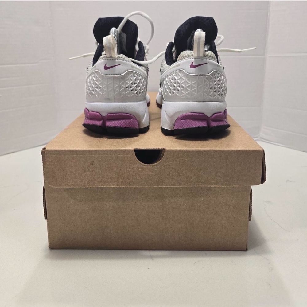Nike Zoom Vomero 5 Hot Fuchsia size 7Y - Picture 3 of 7